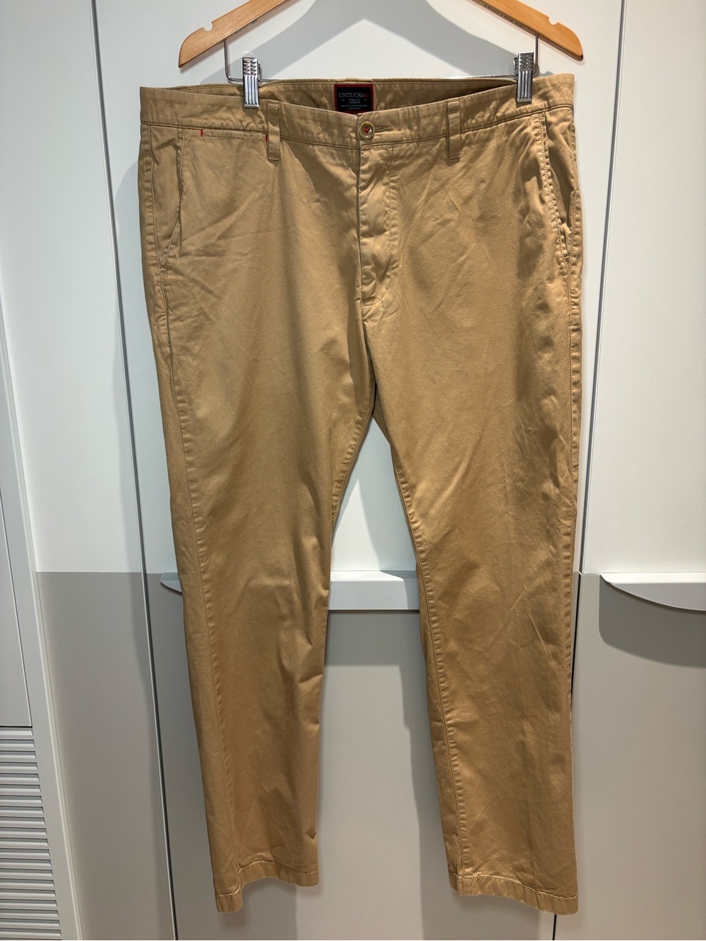 Untuckit Men’s Straight Fit Chino Khaki Pants Style 40068 Size 38x32